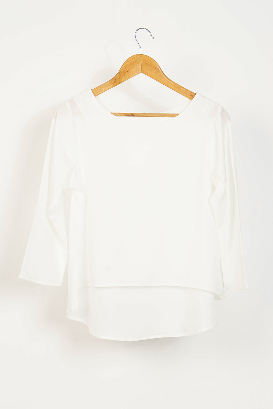https://cdn.shopify.com/s/files/1/0611/8585/1568/products/W.SS22.241.T-4.jpg?v=1736338558