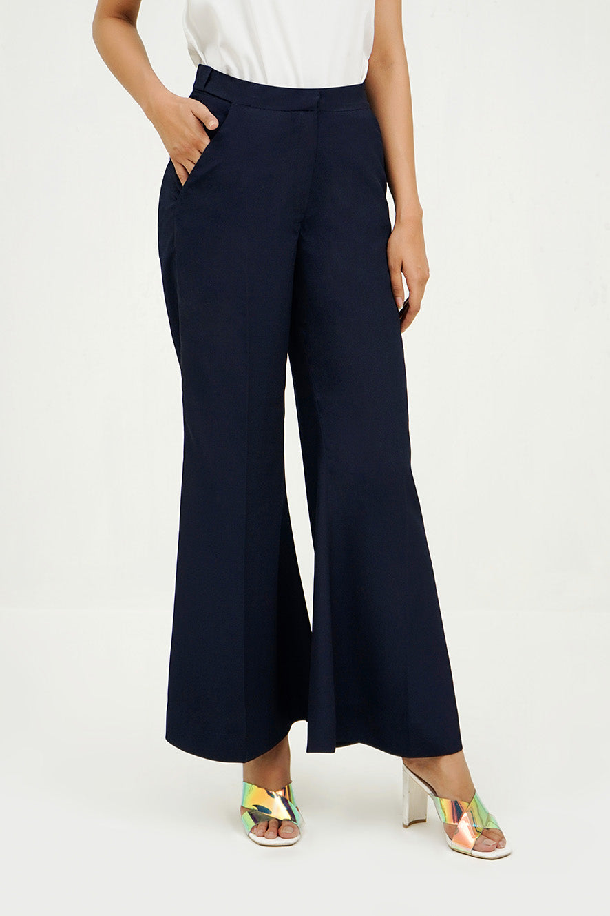 https://cdn.shopify.com/s/files/1/0611/8585/1568/files/W.SS22.373.P-1.jpg?v=1780395085