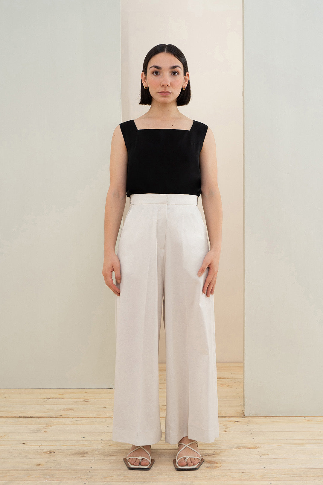 https://cdn.shopify.com/s/files/1/0611/8585/1568/products/W.SS22.375.P-4.jpg?v=1736337579