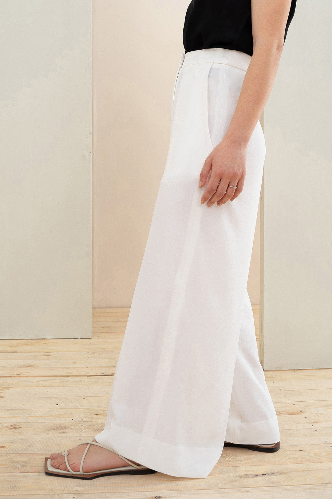 https://cdn.shopify.com/s/files/1/0611/8585/1568/products/W.SS22.377.P-2_500f58cf-319a-4e5b-9c4d-a6e9c77a9cd1.jpg?v=1736336397