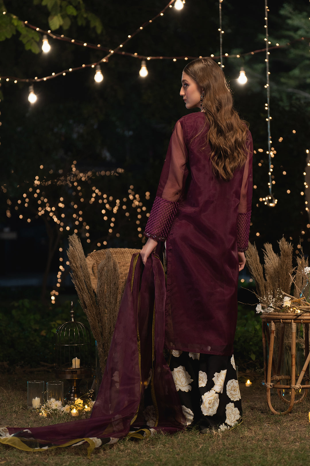 https://cdn.shopify.com/s/files/1/0611/8585/1568/products/W.SS22.386.T-4.jpg?v=1736338336
