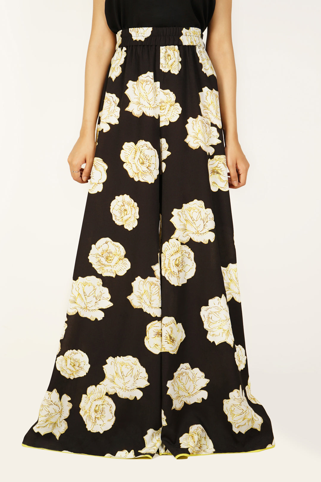 https://cdn.shopify.com/s/files/1/0611/8585/1568/products/W.SS22.406.P-1.jpg?v=1736338346