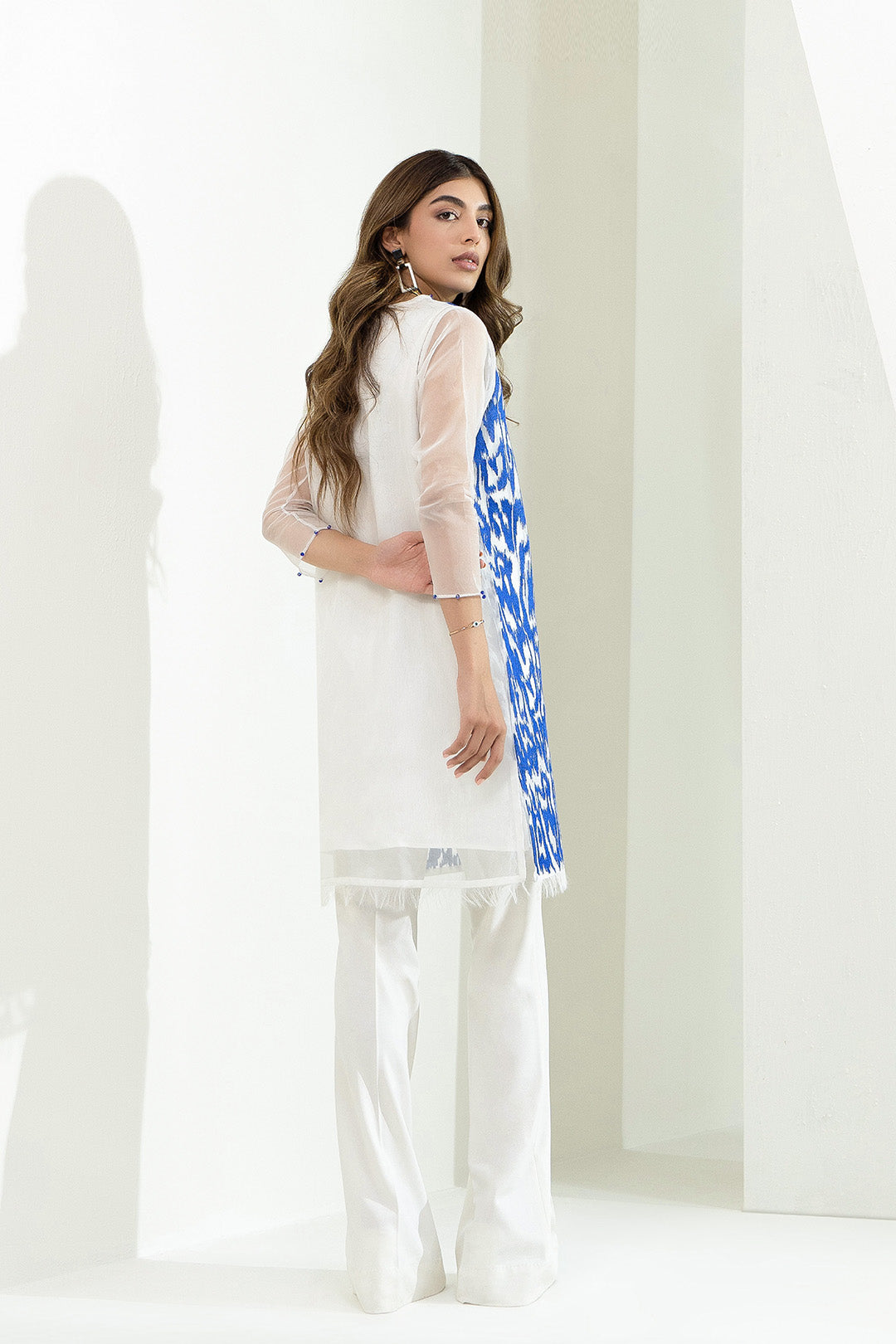 https://cdn.shopify.com/s/files/1/0611/8585/1568/products/W.SS22.507.T-4.jpg?v=1736337561