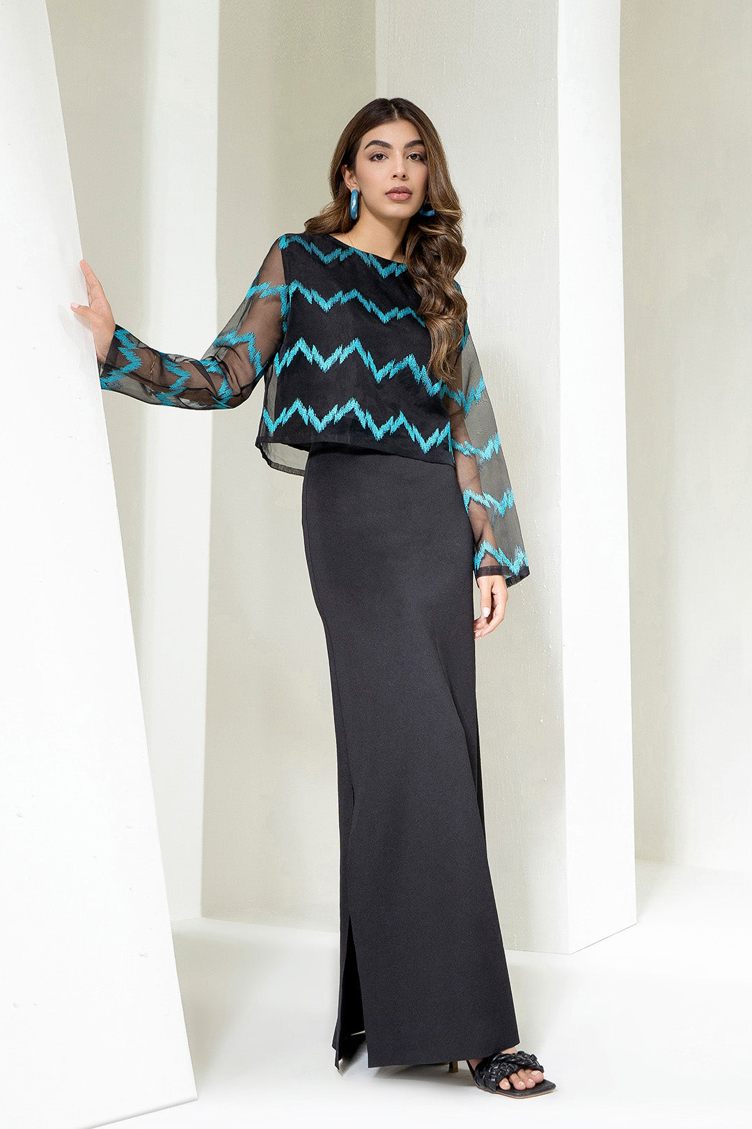 https://cdn.shopify.com/s/files/1/0611/8585/1568/products/W.SS22.509.T-1.jpg?v=1736337563