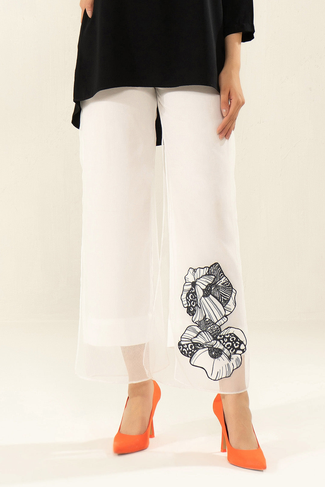 https://cdn.shopify.com/s/files/1/0611/8585/1568/products/W.SS22.526.P-1.jpg?v=1736337573
