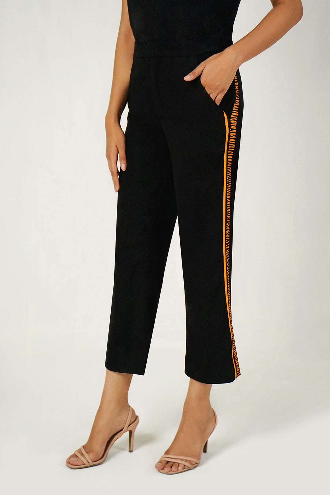https://cdn.shopify.com/s/files/1/0611/8585/1568/products/W.SS22.527.P-2.jpg?v=1736337552