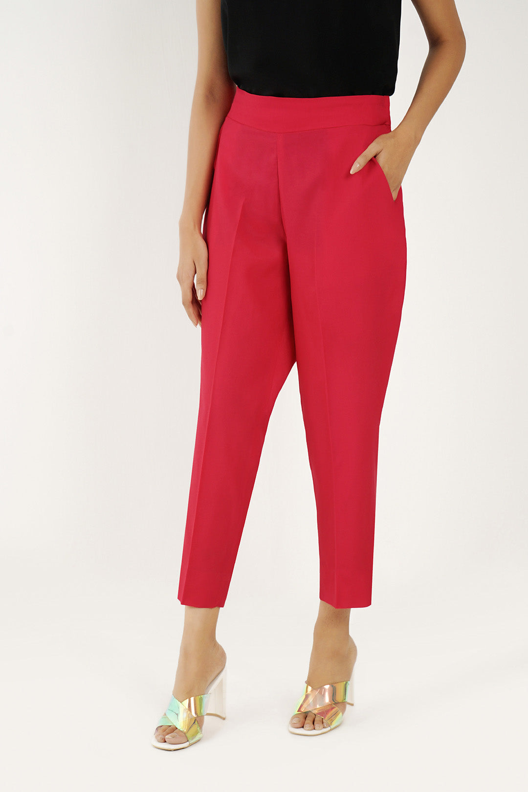 https://cdn.shopify.com/s/files/1/0611/8585/1568/products/W.SS22.529.P-1.jpg?v=1736337617