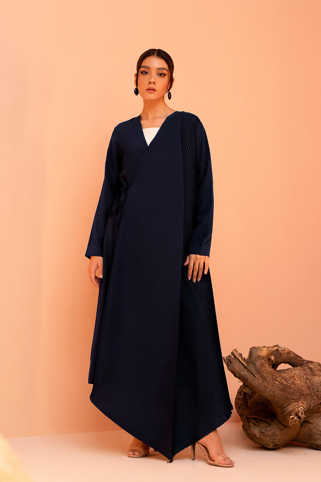 https://cdn.shopify.com/s/files/1/0611/8585/1568/products/W.SS22.543.T-1.jpg?v=1736337482