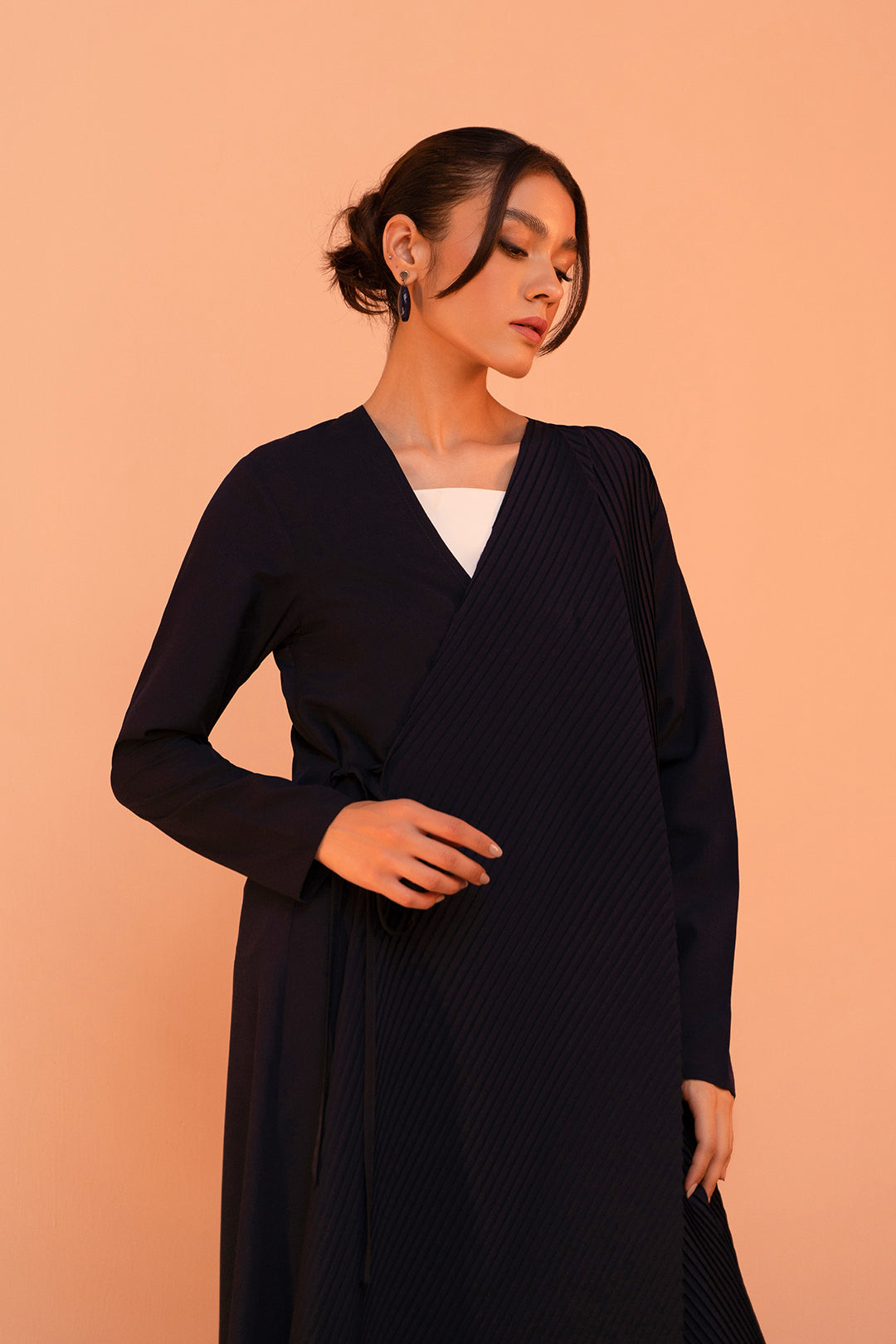 https://cdn.shopify.com/s/files/1/0611/8585/1568/products/W.SS22.543.T-2.jpg?v=1736337482