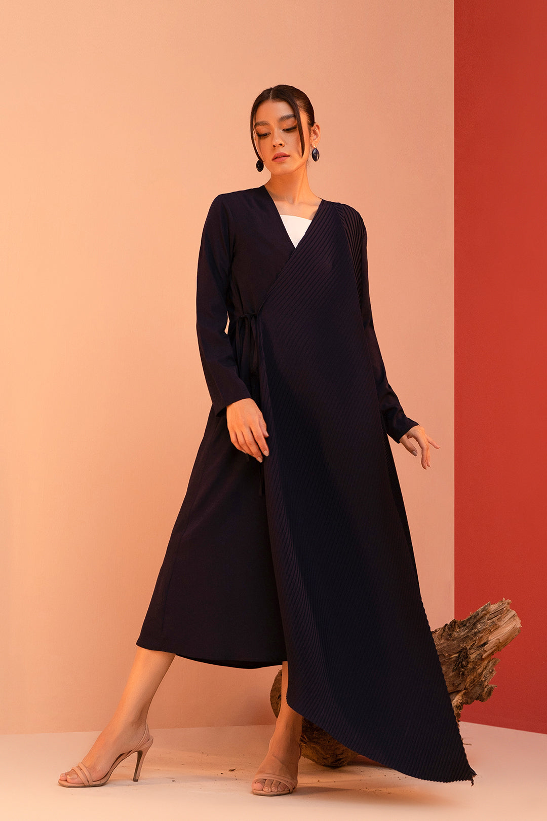 https://cdn.shopify.com/s/files/1/0611/8585/1568/products/W.SS22.543.T-3.jpg?v=1736337482