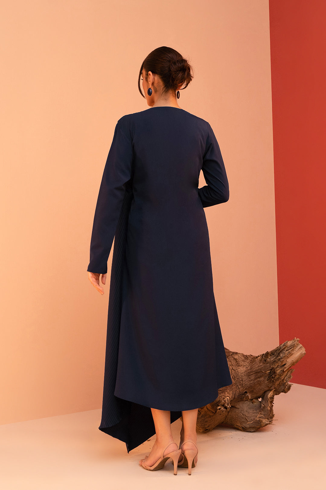 https://cdn.shopify.com/s/files/1/0611/8585/1568/products/W.SS22.543.T-4.jpg?v=1736337482