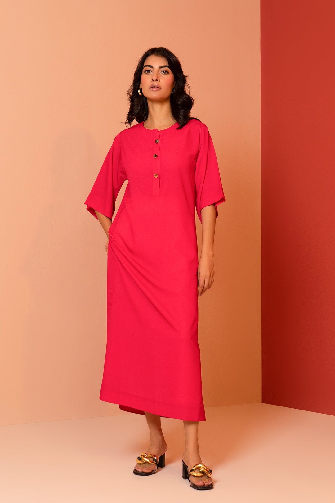https://cdn.shopify.com/s/files/1/0611/8585/1568/products/W.SS22.572.T-1.jpg?v=1736337480