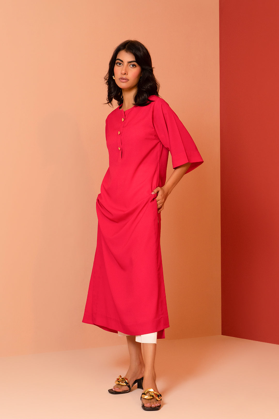 https://cdn.shopify.com/s/files/1/0611/8585/1568/products/W.SS22.572.T-3.jpg?v=1736337480
