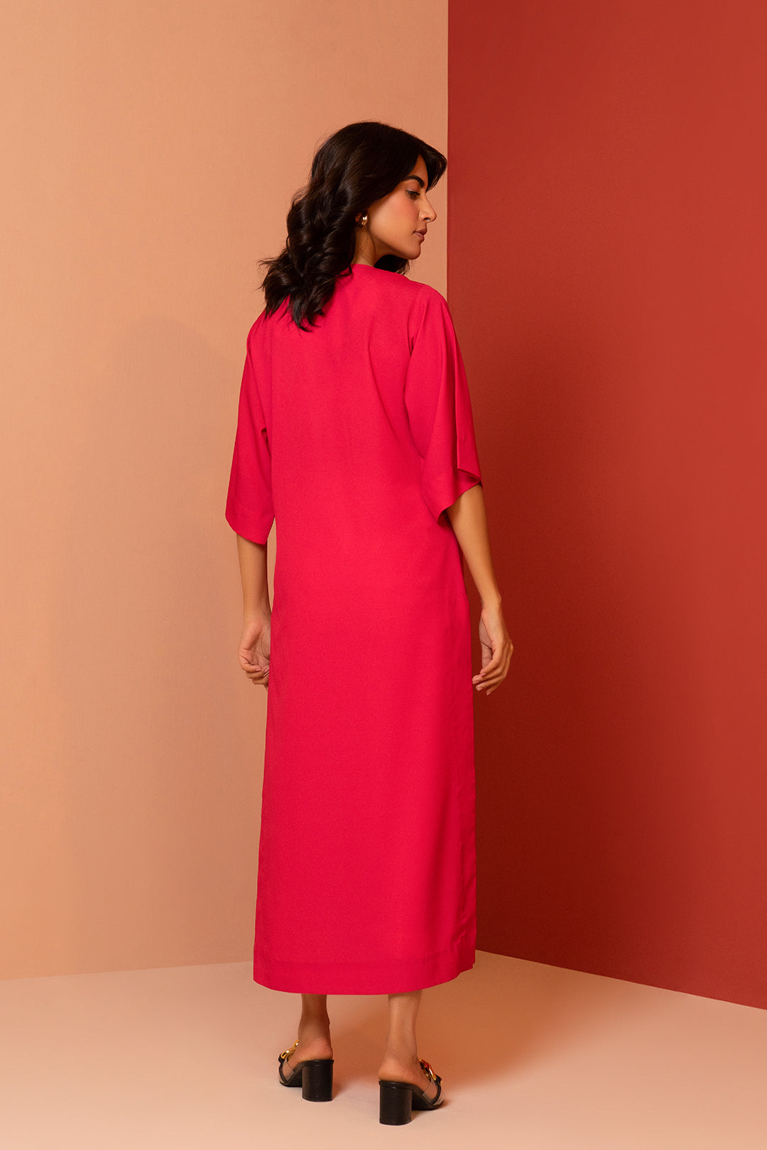 https://cdn.shopify.com/s/files/1/0611/8585/1568/products/W.SS22.572.T-4.jpg?v=1736337480