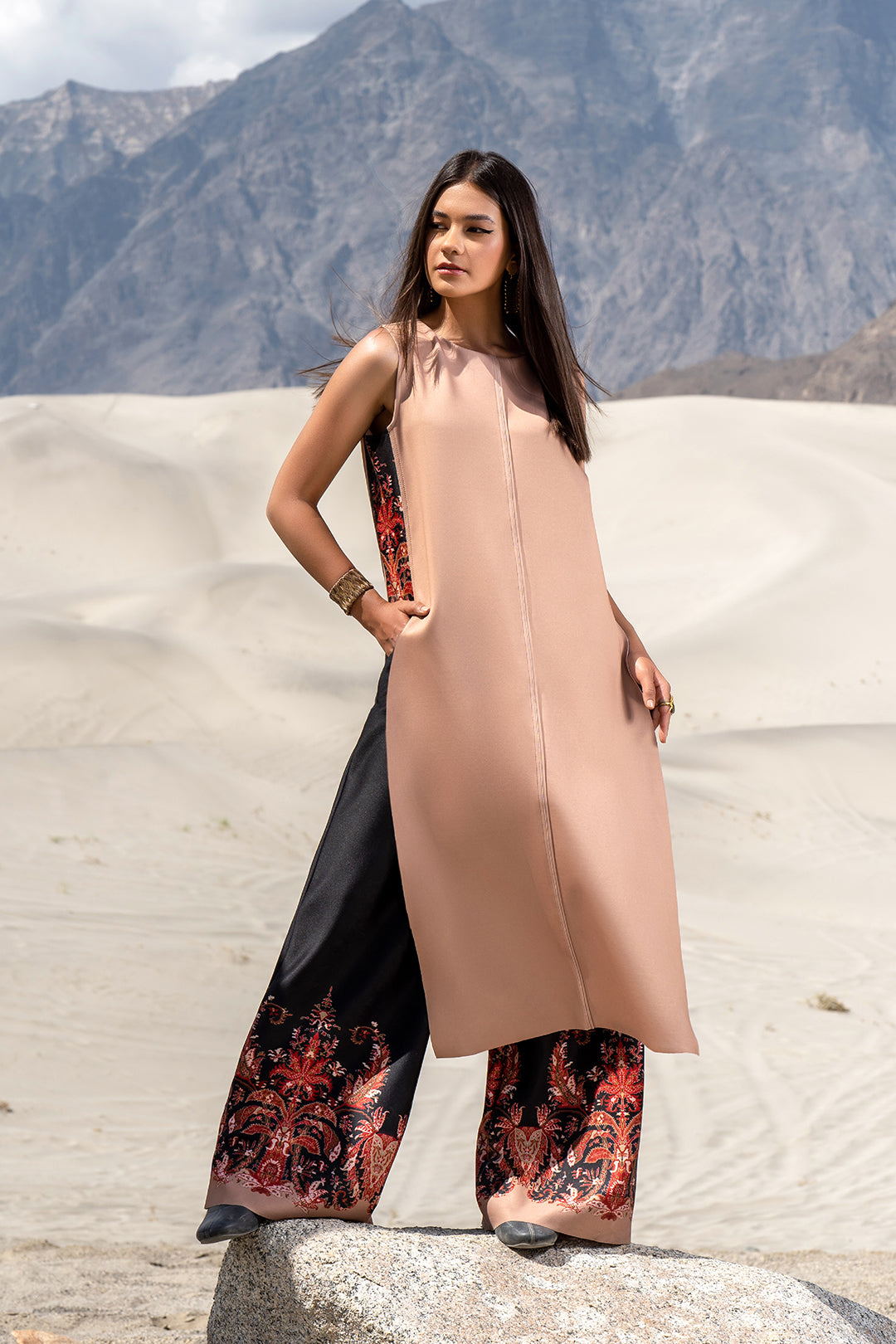 https://cdn.shopify.com/s/files/1/0611/8585/1568/products/W.SS22.607.P-4.jpg?v=1736337440