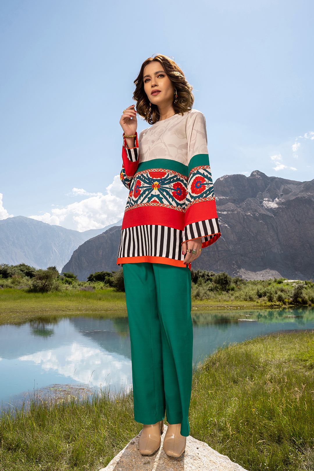 https://cdn.shopify.com/s/files/1/0611/8585/1568/products/W.SS22.608.P-4.jpg?v=1736337462