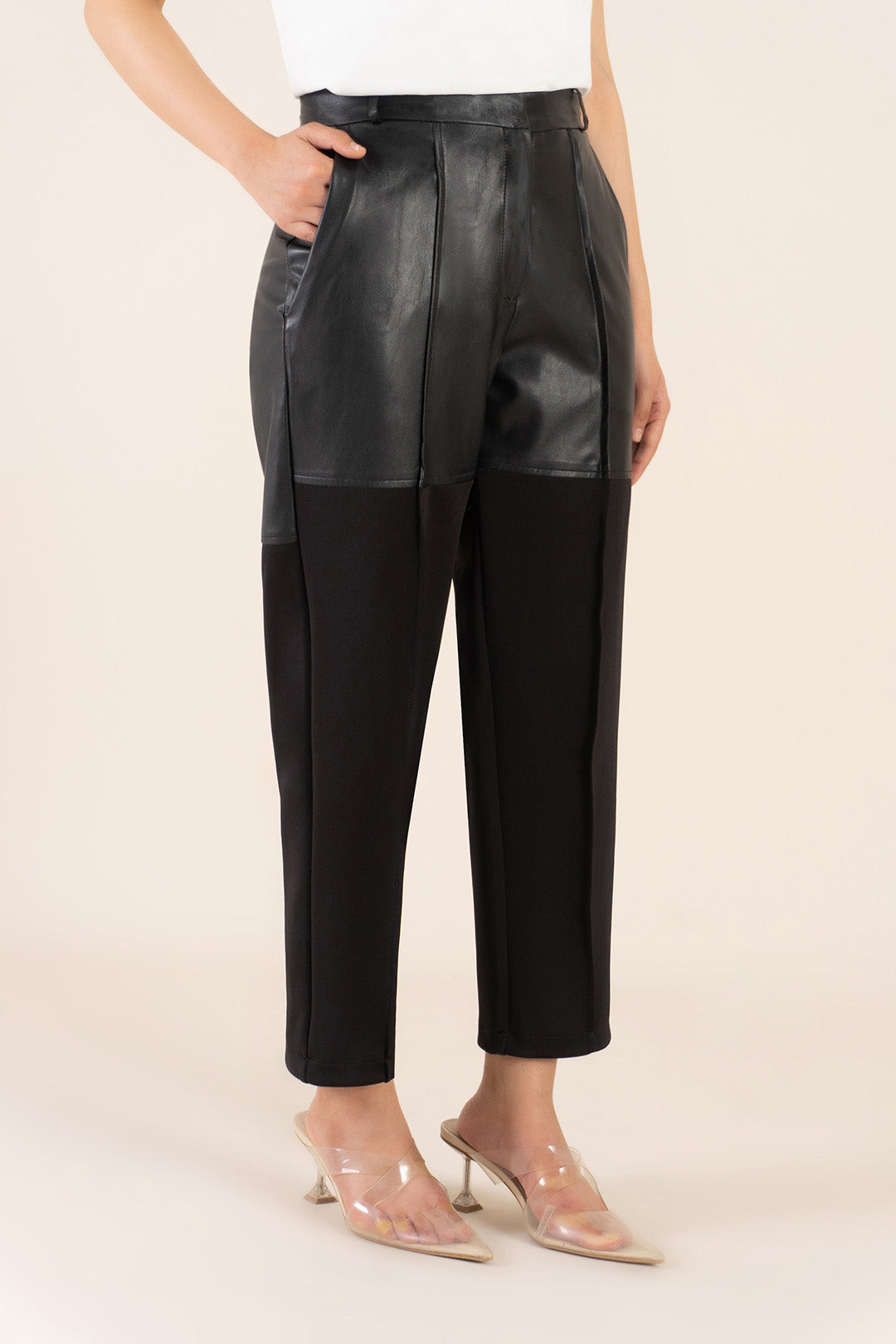 https://cdn.shopify.com/s/files/1/0611/8585/1568/products/W.SS22.612.P-1.jpg?v=1736337459