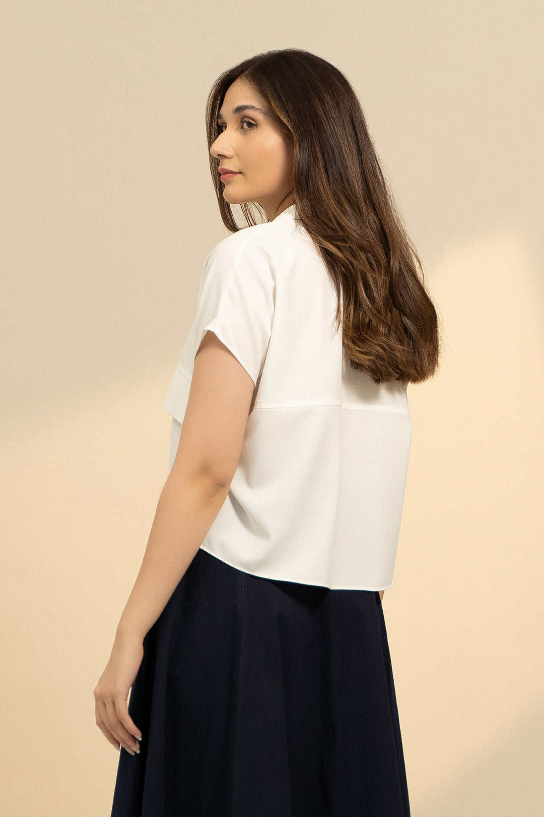 https://cdn.shopify.com/s/files/1/0611/8585/1568/products/W.SS22.632.T-4.jpg?v=1736337518