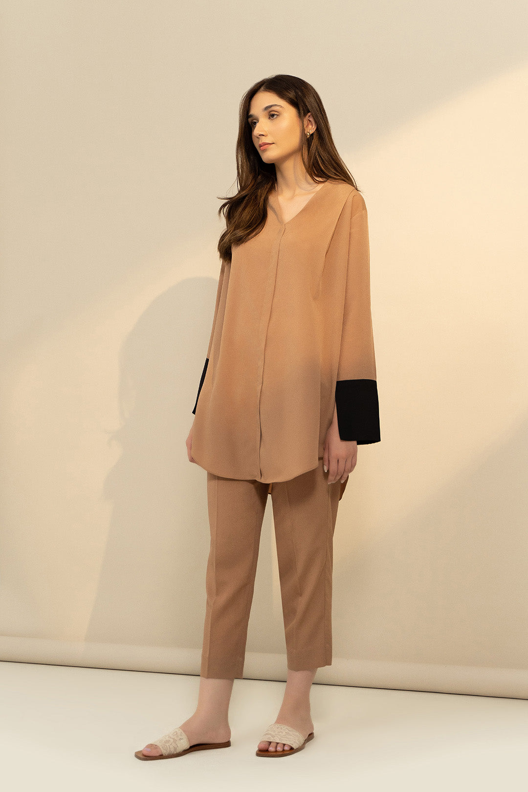 https://cdn.shopify.com/s/files/1/0611/8585/1568/products/W.SS22.634.P-4.jpg?v=1736337516