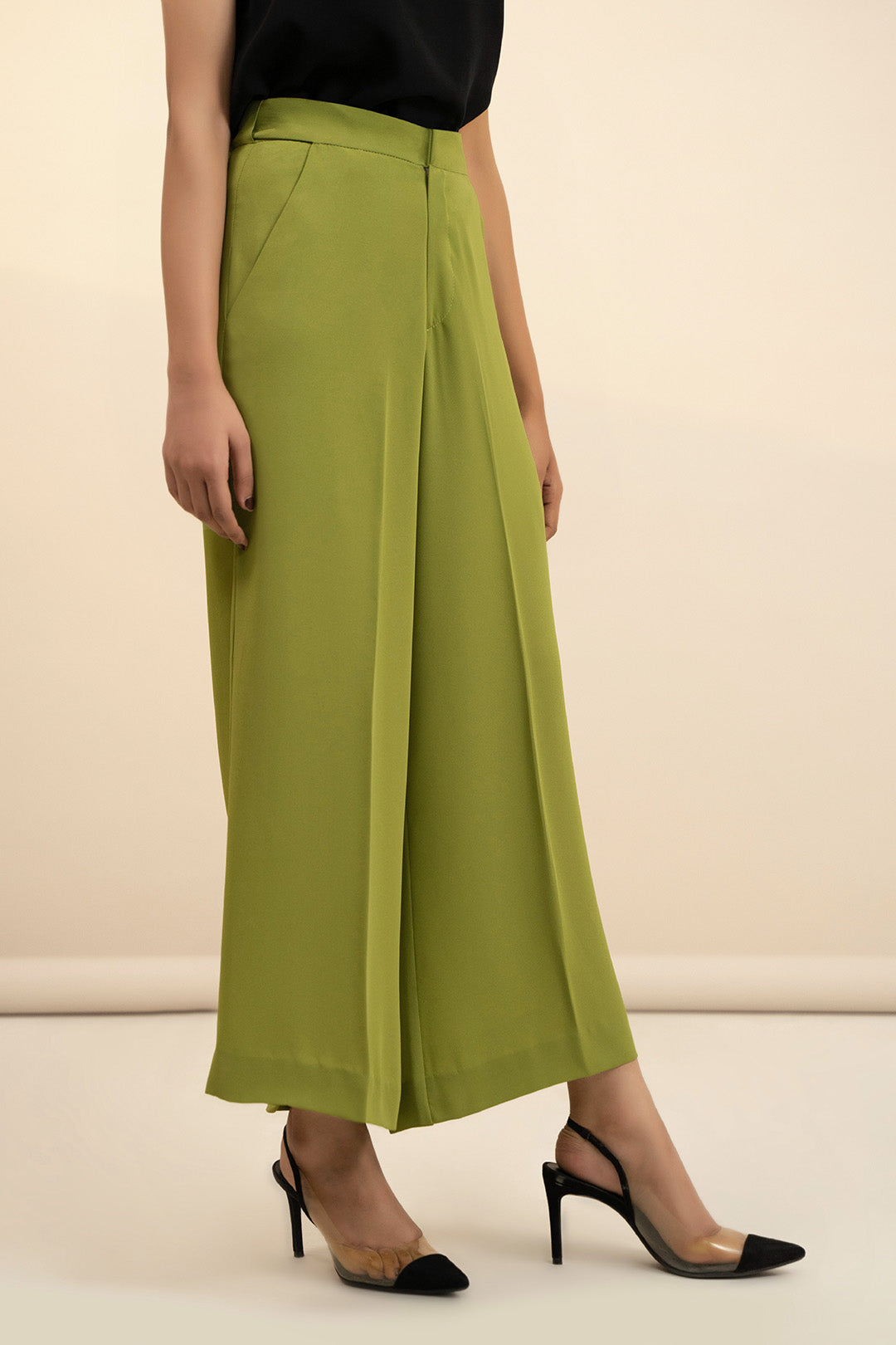https://cdn.shopify.com/s/files/1/0611/8585/1568/products/W.SS22.635.P-1.jpg?v=1736337513
