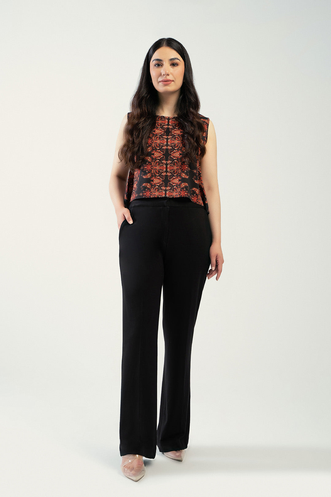https://cdn.shopify.com/s/files/1/0611/8585/1568/products/W.SS22.652.T-1.jpg?v=1736337447