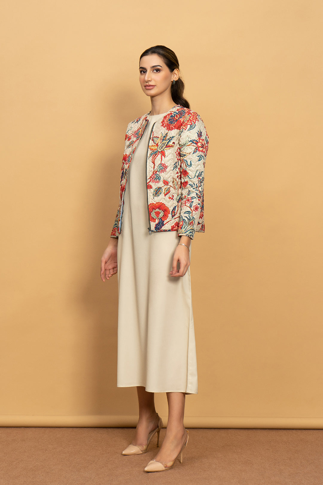 https://cdn.shopify.com/s/files/1/0611/8585/1568/products/W.SS22.656.T-1.jpg?v=1736337283