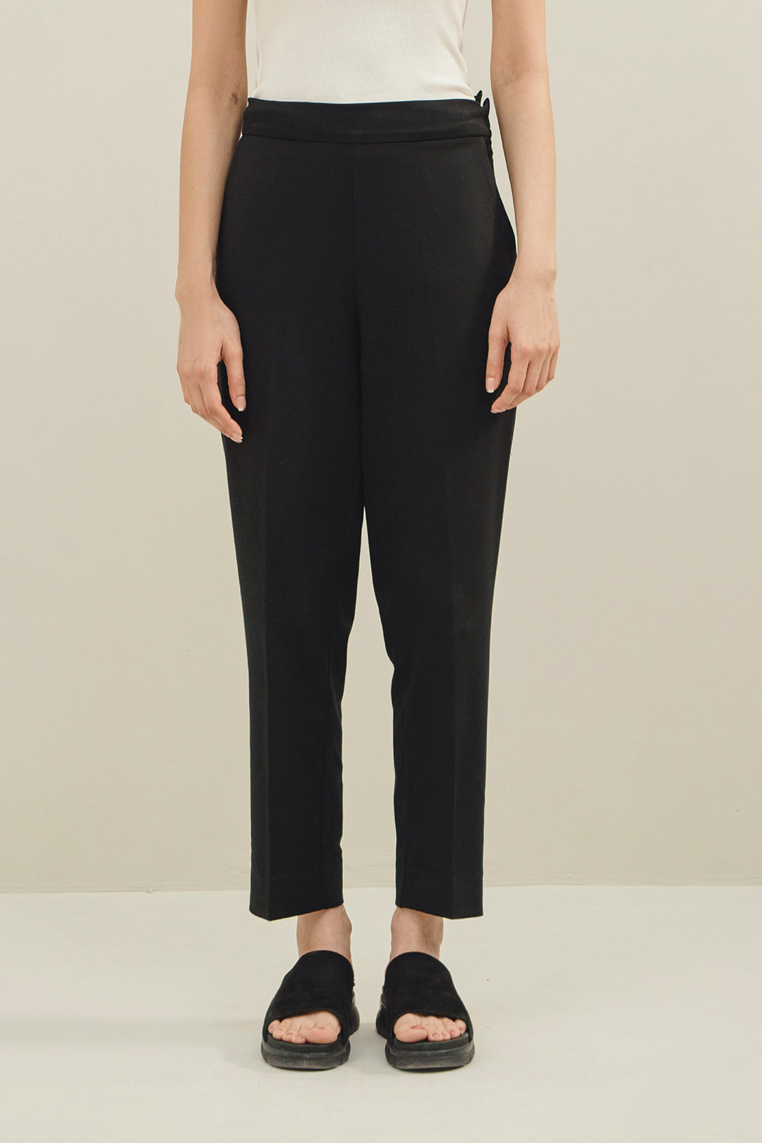 https://cdn.shopify.com/s/files/1/0611/8585/1568/files/W.SS22.659.P-1_b0889e0b-2c2f-4744-aa2c-23c41472986b.jpg?v=1736336385