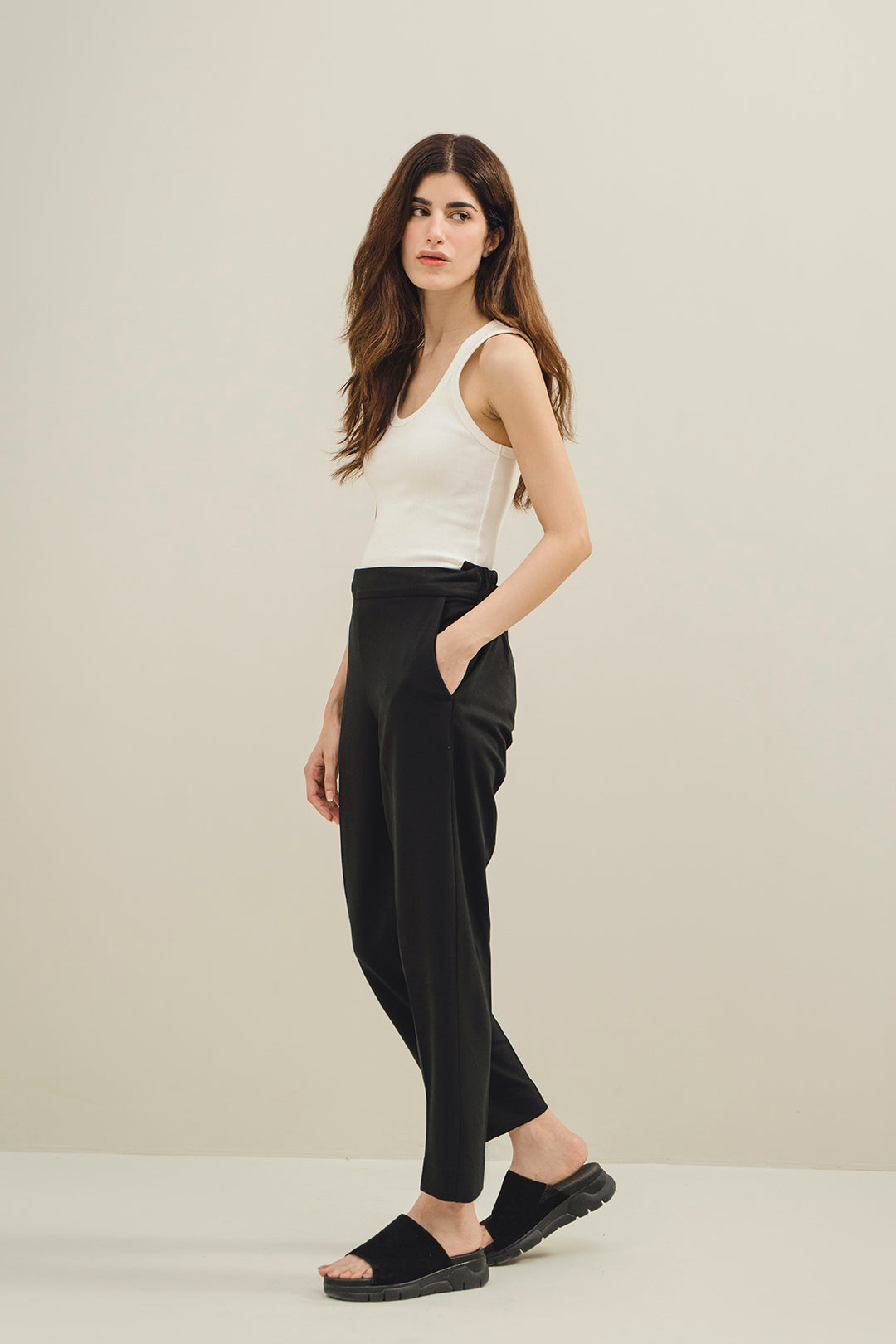 https://cdn.shopify.com/s/files/1/0611/8585/1568/files/W.SS22.659.P-2_8bf0d816-5824-4598-832e-4ea2a5f934c5.jpg?v=1736336385