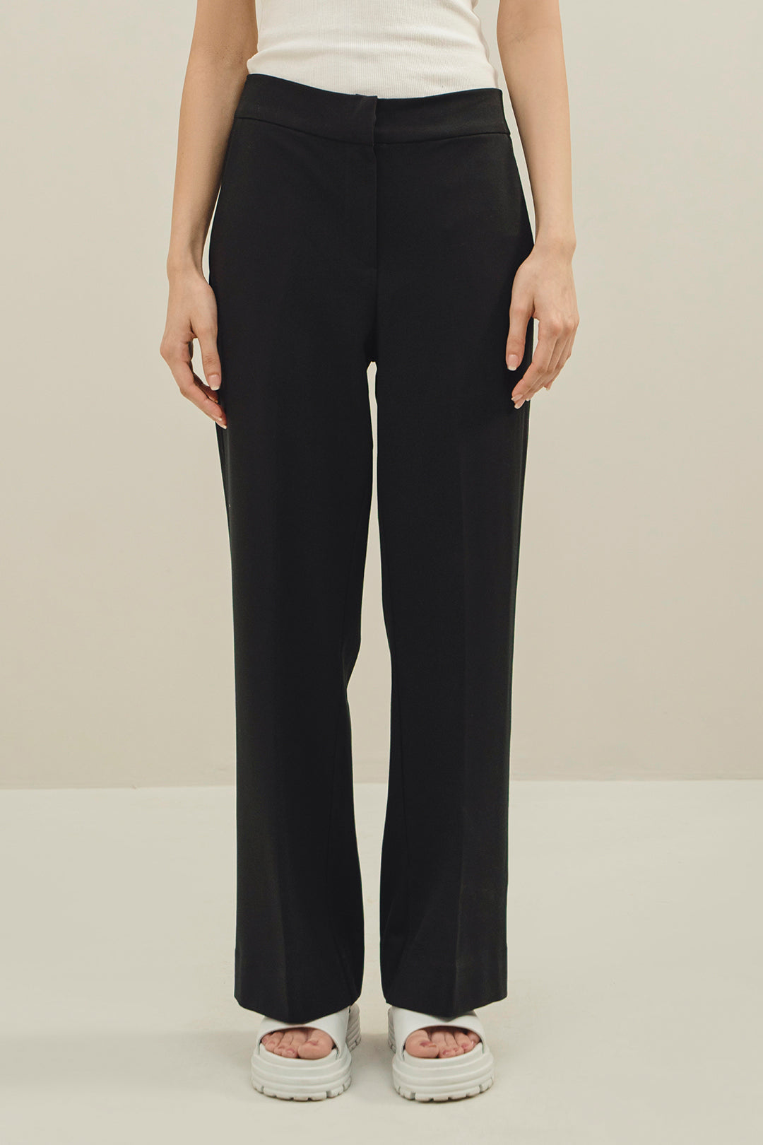 https://cdn.shopify.com/s/files/1/0611/8585/1568/files/W.SS22.662.P-1_a29f16cb-cadf-4a47-80ee-b0e0f9742298.jpg?v=1736336387