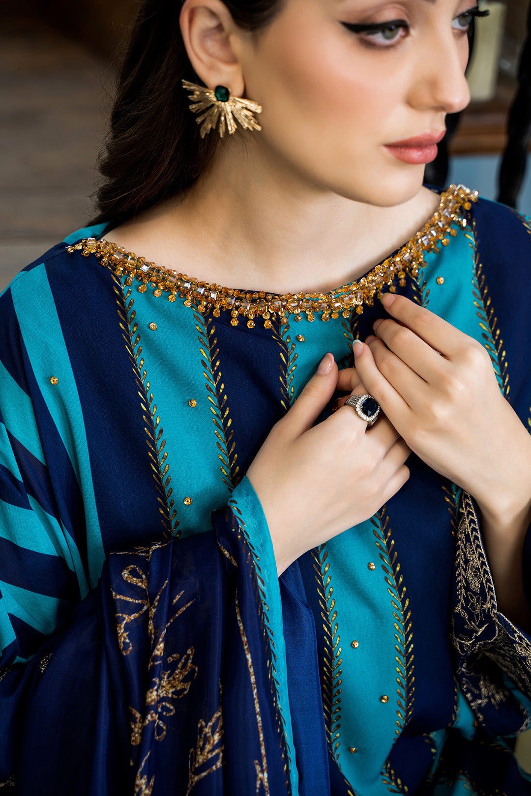 https://cdn.shopify.com/s/files/1/0611/8585/1568/products/W.SS23.007.T-2.jpg?v=1736336552