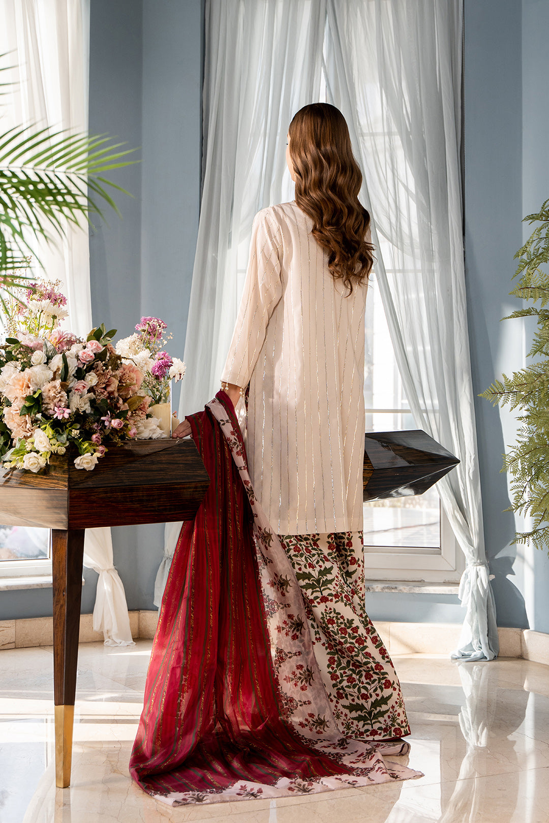 https://cdn.shopify.com/s/files/1/0611/8585/1568/products/W.SS23.015.T-4.jpg?v=1736336556