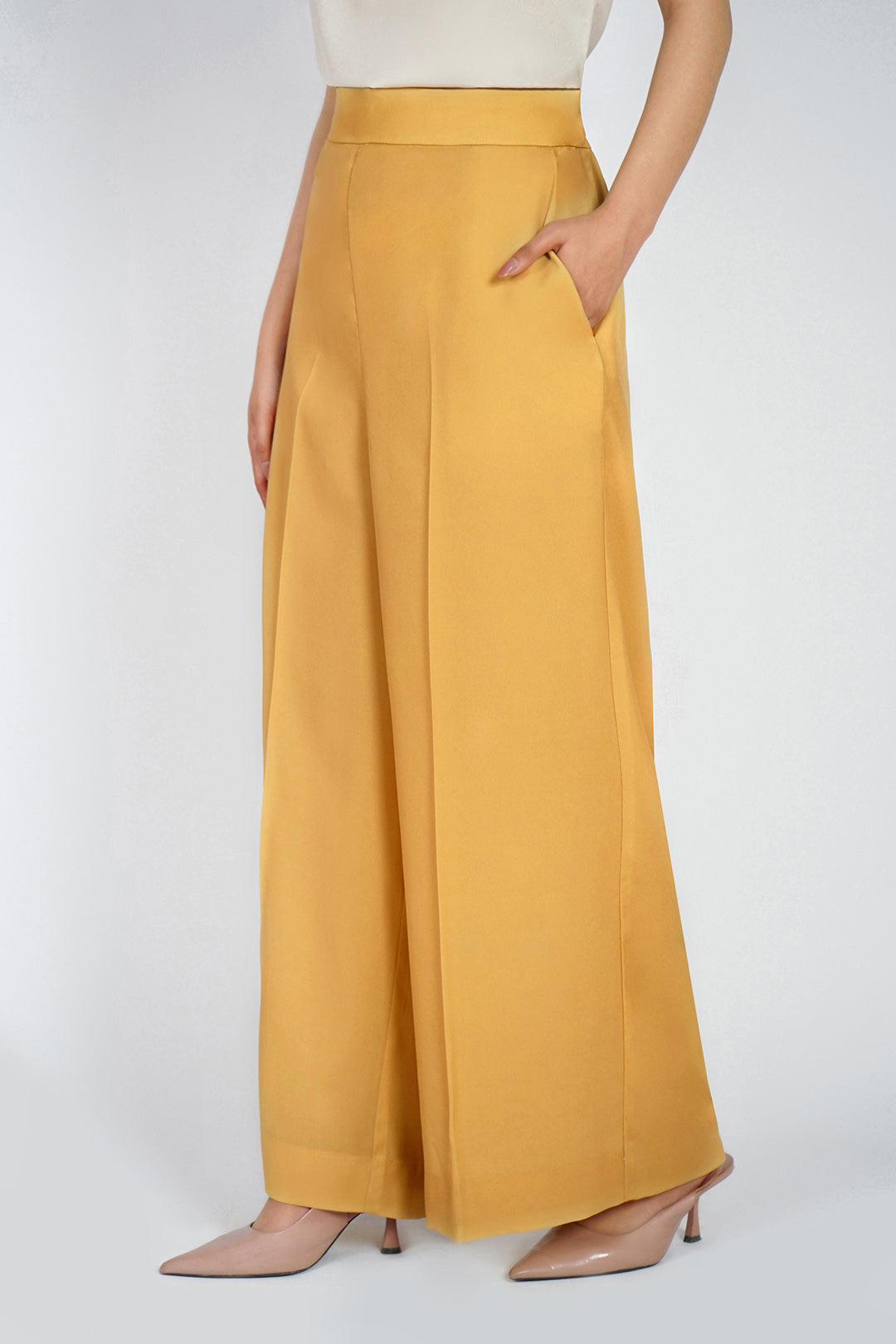 https://cdn.shopify.com/s/files/1/0611/8585/1568/products/W.SS23.025.P-1.jpg?v=1736336607
