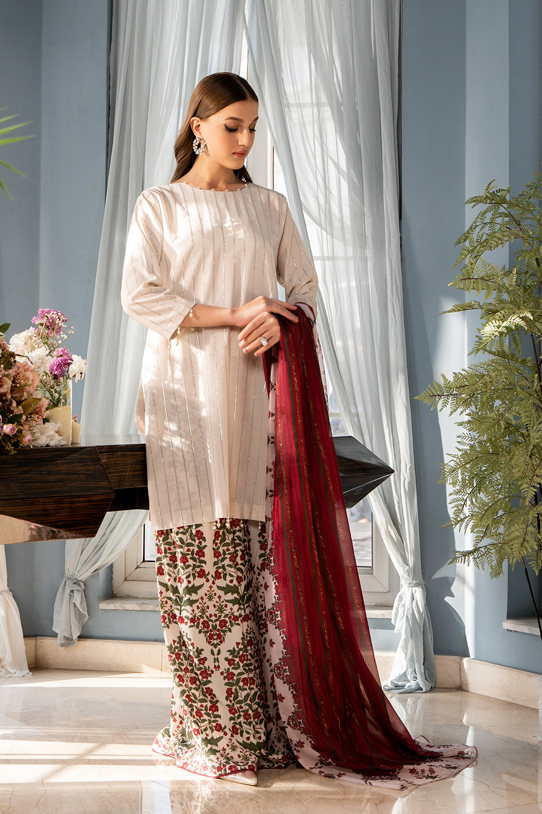 https://cdn.shopify.com/s/files/1/0611/8585/1568/products/W.SS23.038.T-3.jpg?v=1736336569