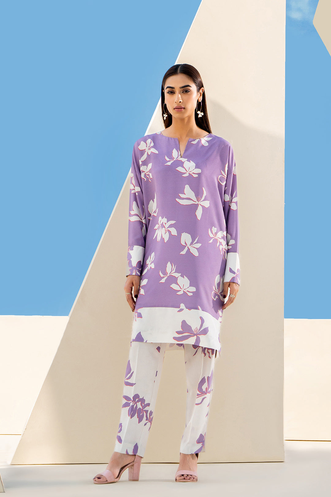 https://cdn.shopify.com/s/files/1/0611/8585/1568/products/W.SS23.108.P-4.jpg?v=1736336647