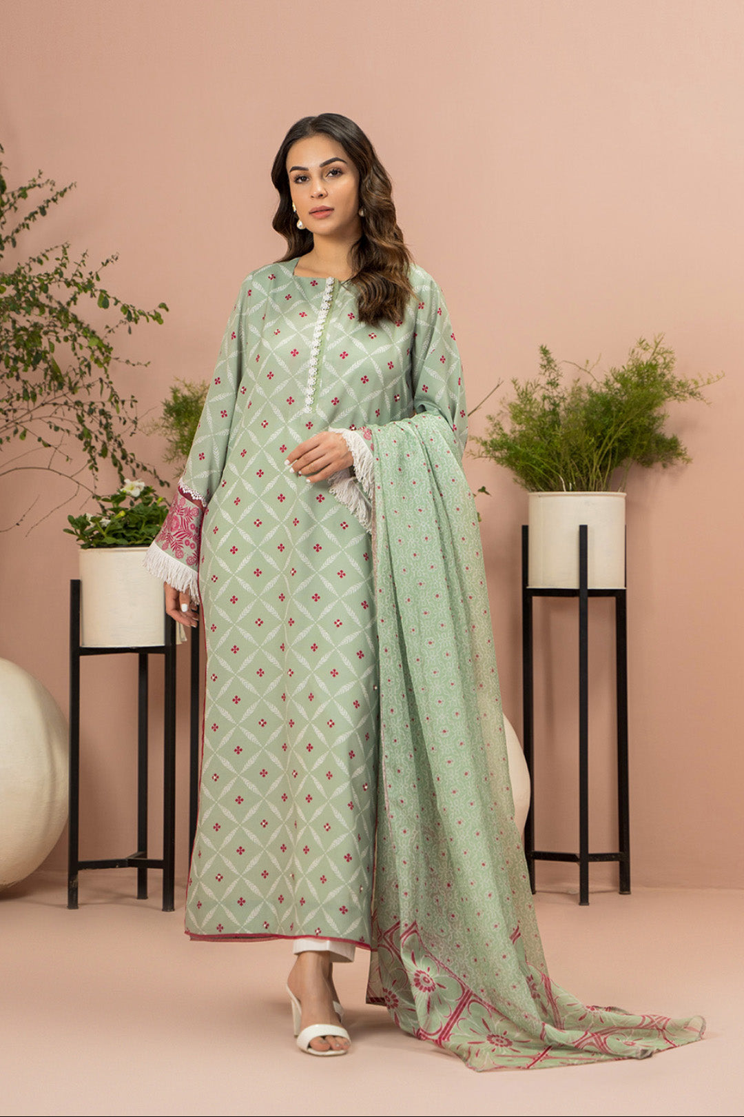 https://cdn.shopify.com/s/files/1/0611/8585/1568/products/W.SS23.123.T-3.jpg?v=1736336633