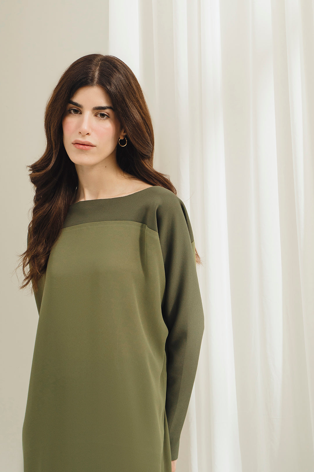 https://cdn.shopify.com/s/files/1/0611/8585/1568/files/W.SS23.136.T-2.jpg?v=1736336438