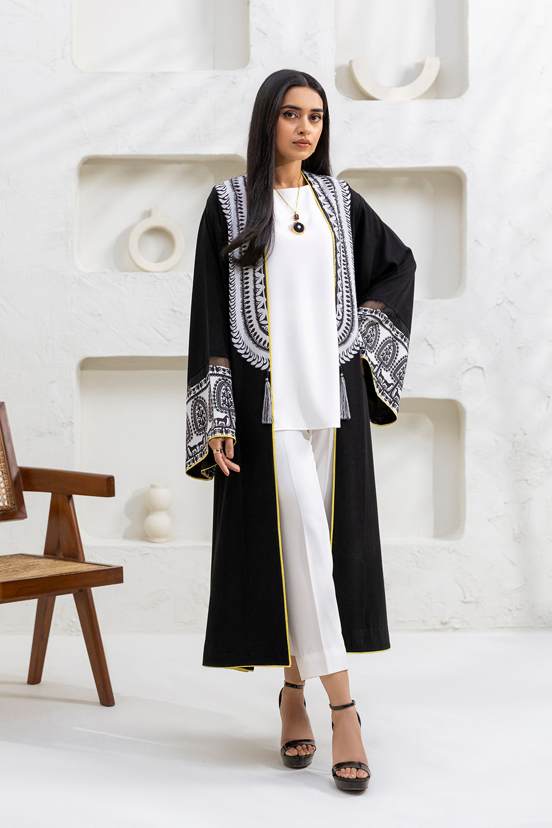 https://cdn.shopify.com/s/files/1/0611/8585/1568/files/W.SS23.206.T-1.jpg?v=1736336460