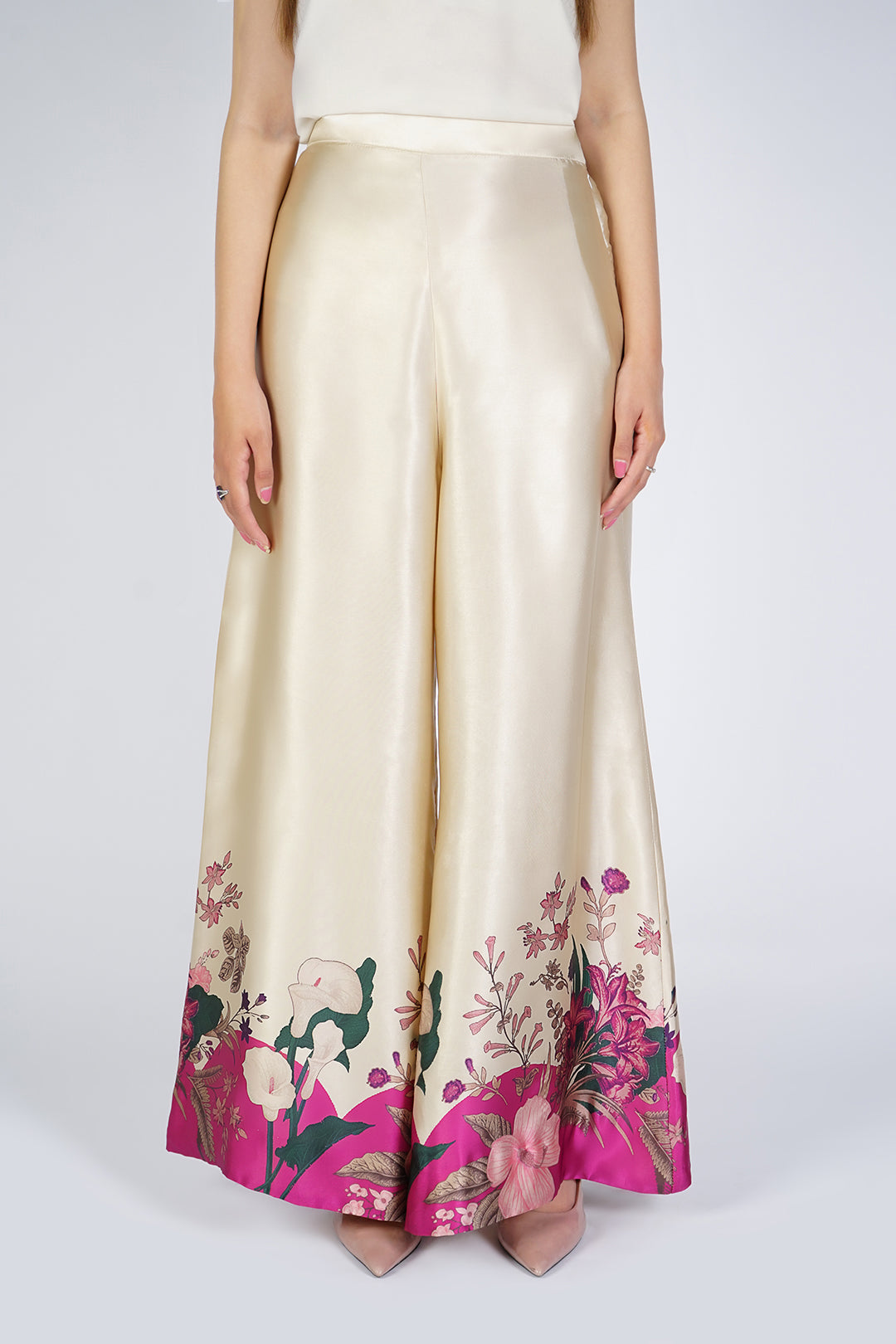 https://cdn.shopify.com/s/files/1/0611/8585/1568/files/W.SS23.254.P-3.jpg?v=1736336354