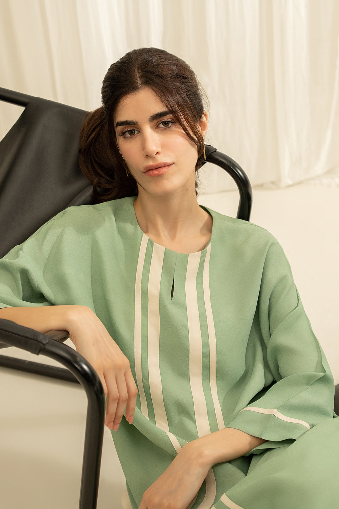 https://cdn.shopify.com/s/files/1/0611/8585/1568/files/W.SS23.319.T-2.jpg?v=1736336043