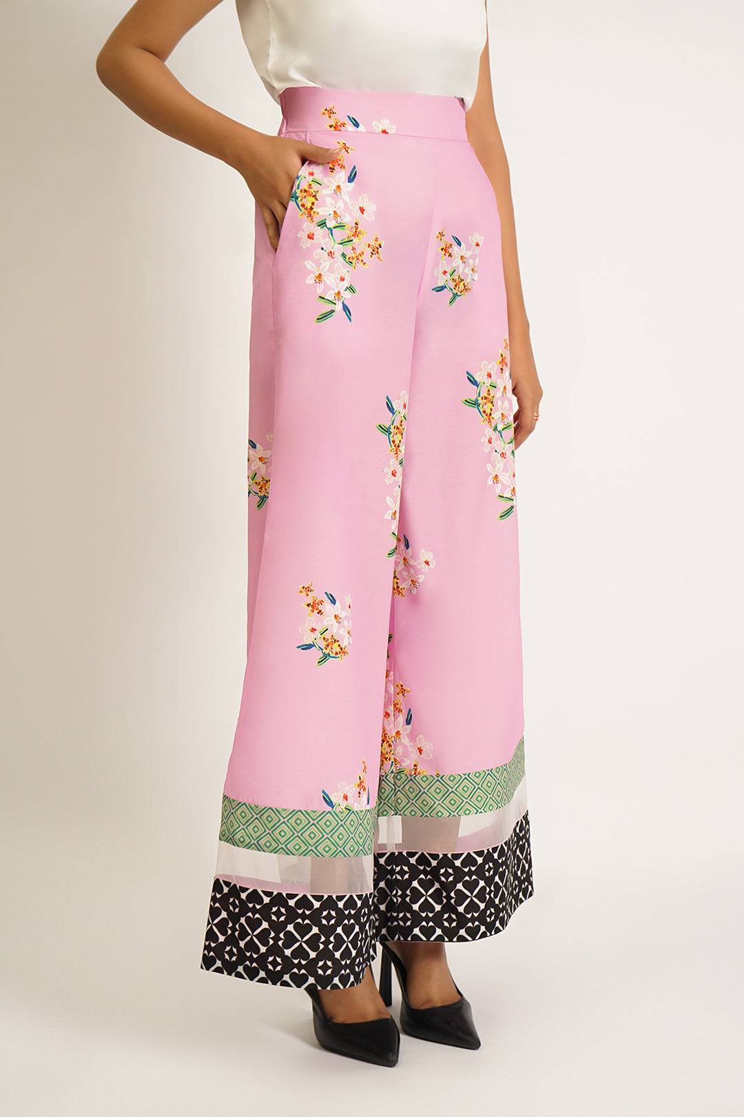 https://cdn.shopify.com/s/files/1/0611/8585/1568/files/W.SS23.415.P-1.jpg?v=1736336085