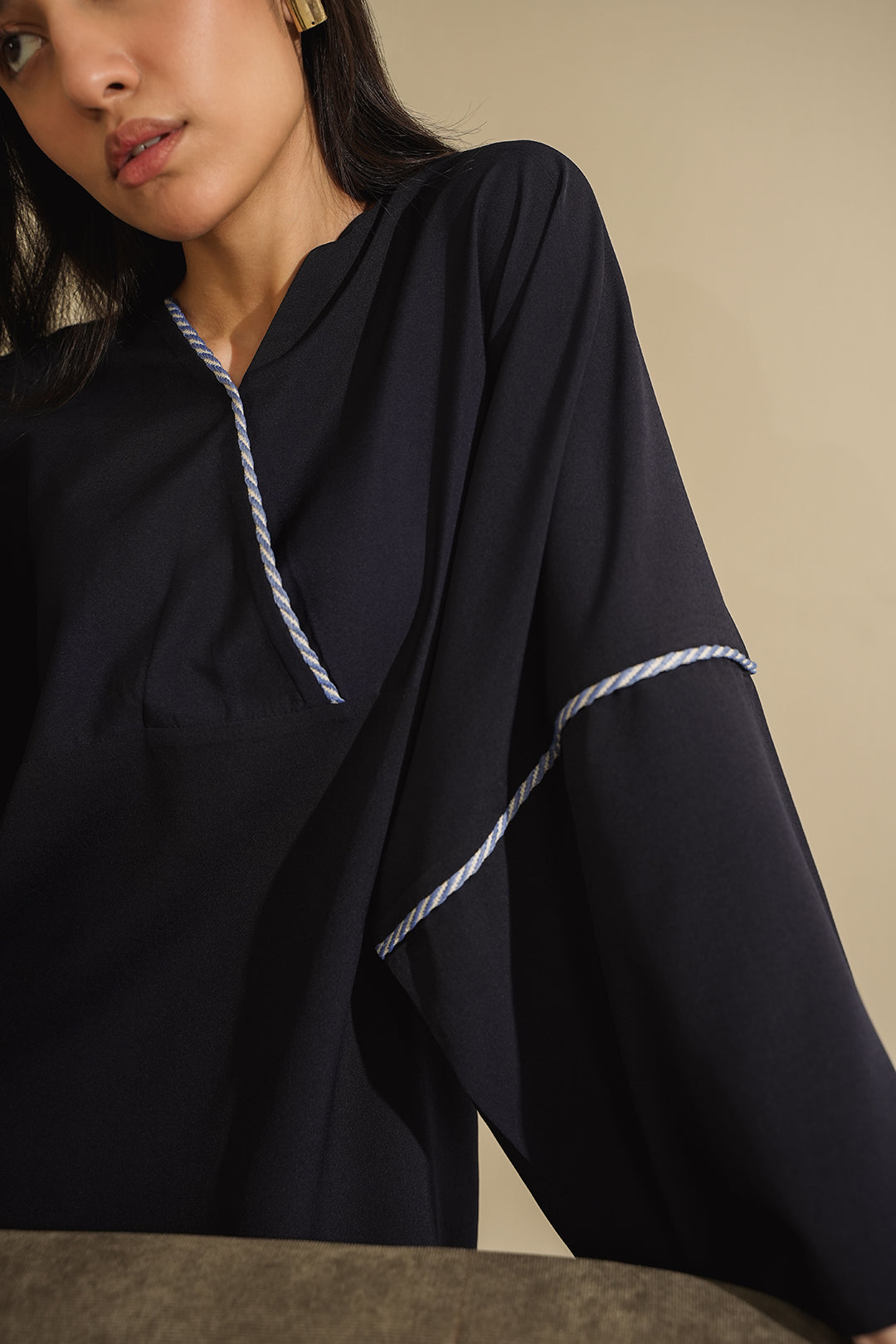 https://cdn.shopify.com/s/files/1/0611/8585/1568/files/W.SS23.419.T-2.jpg?v=1736335693