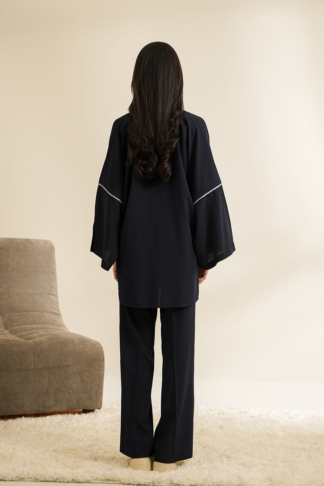 https://cdn.shopify.com/s/files/1/0611/8585/1568/files/W.SS23.419.T-4.jpg?v=1736335693