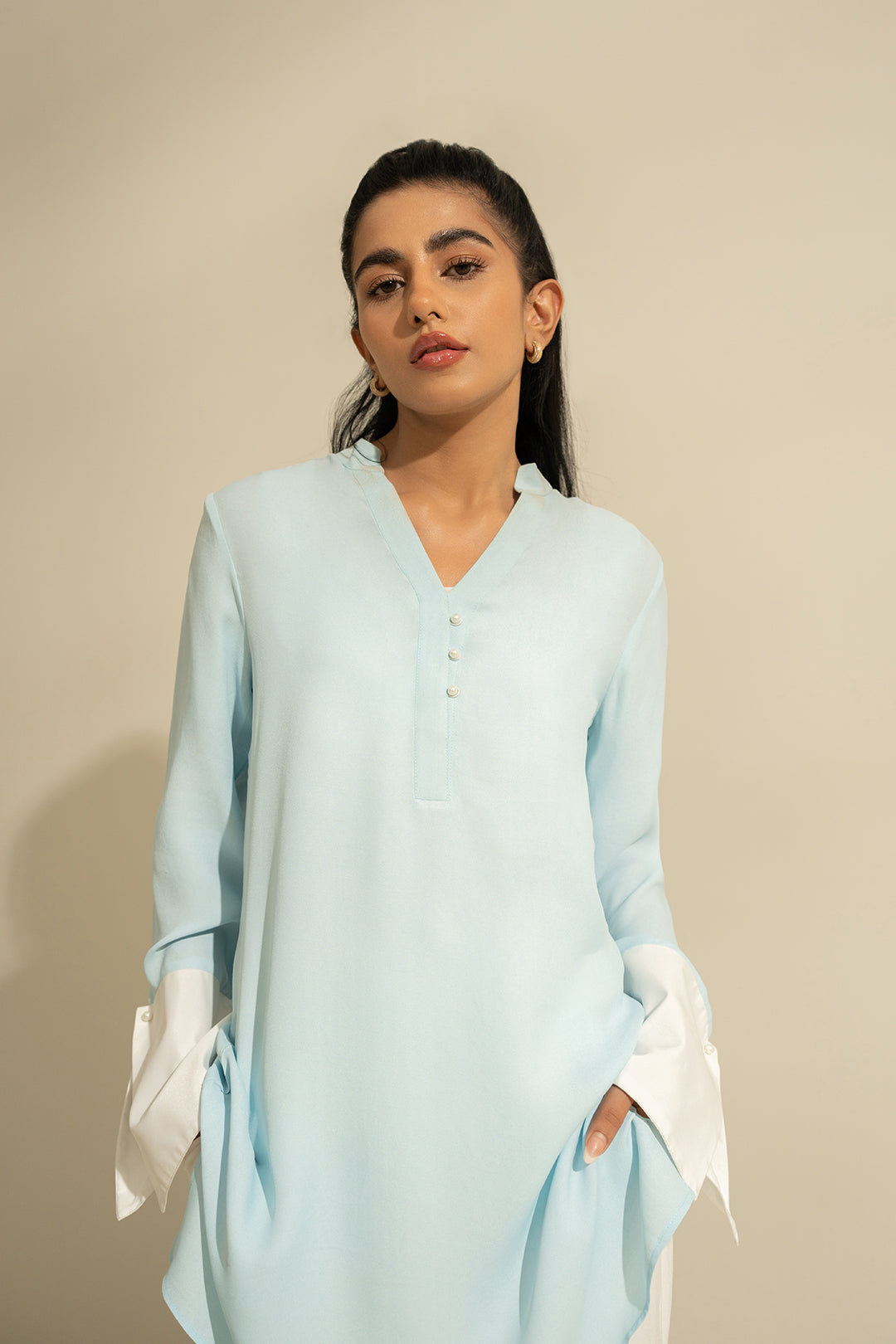 https://cdn.shopify.com/s/files/1/0611/8585/1568/files/W.SS23.420.T-2.jpg?v=1736335969