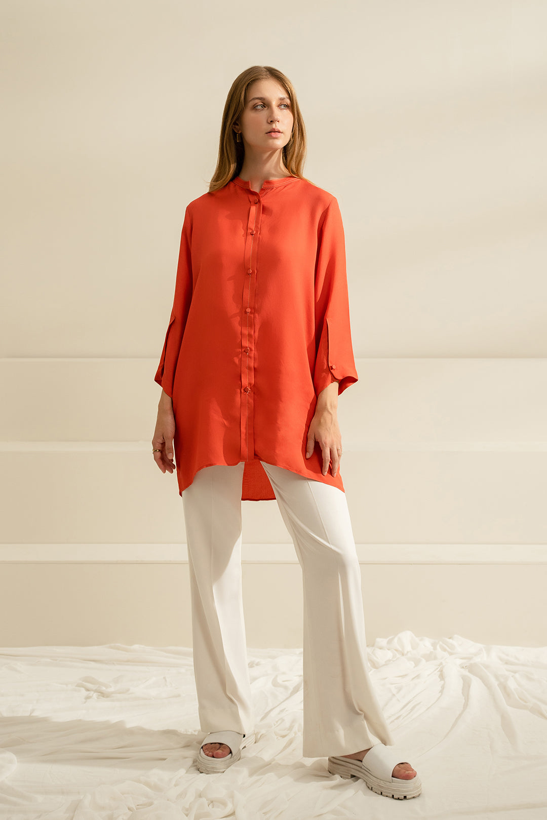 https://cdn.shopify.com/s/files/1/0611/8585/1568/files/W.SS23.434.T-1.jpg?v=1736335834