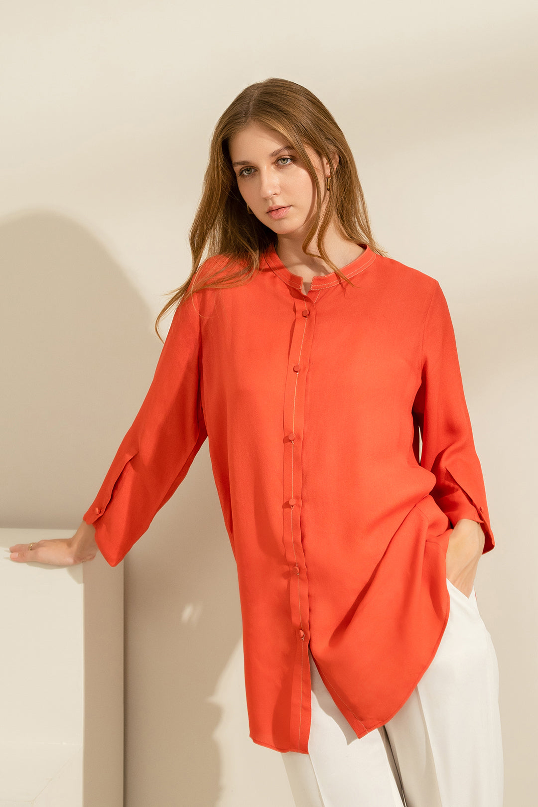 https://cdn.shopify.com/s/files/1/0611/8585/1568/files/W.SS23.434.T-2.jpg?v=1736335834