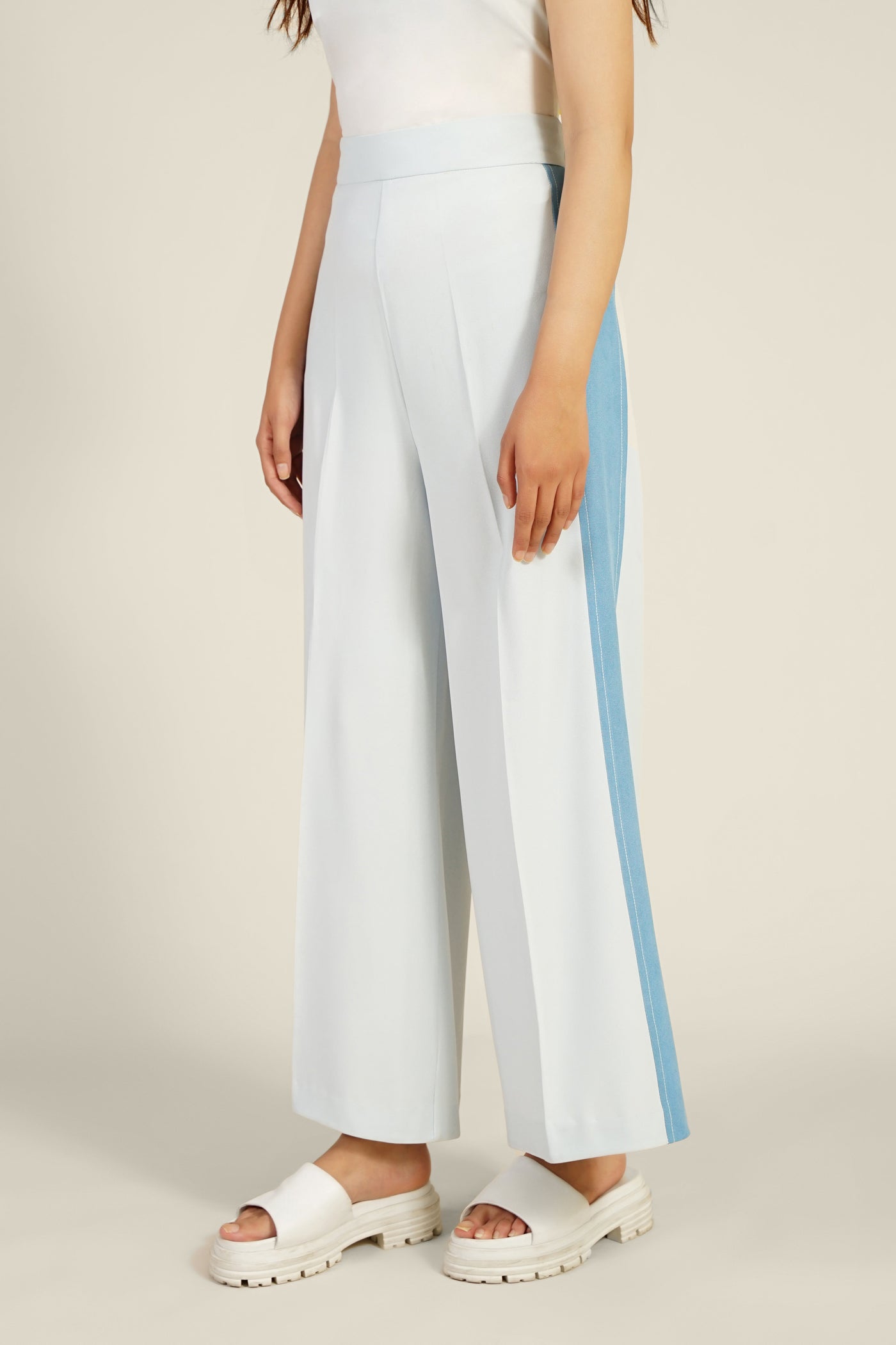 https://cdn.shopify.com/s/files/1/0611/8585/1568/files/W.SS23.436.P-1.jpg?v=1736335705