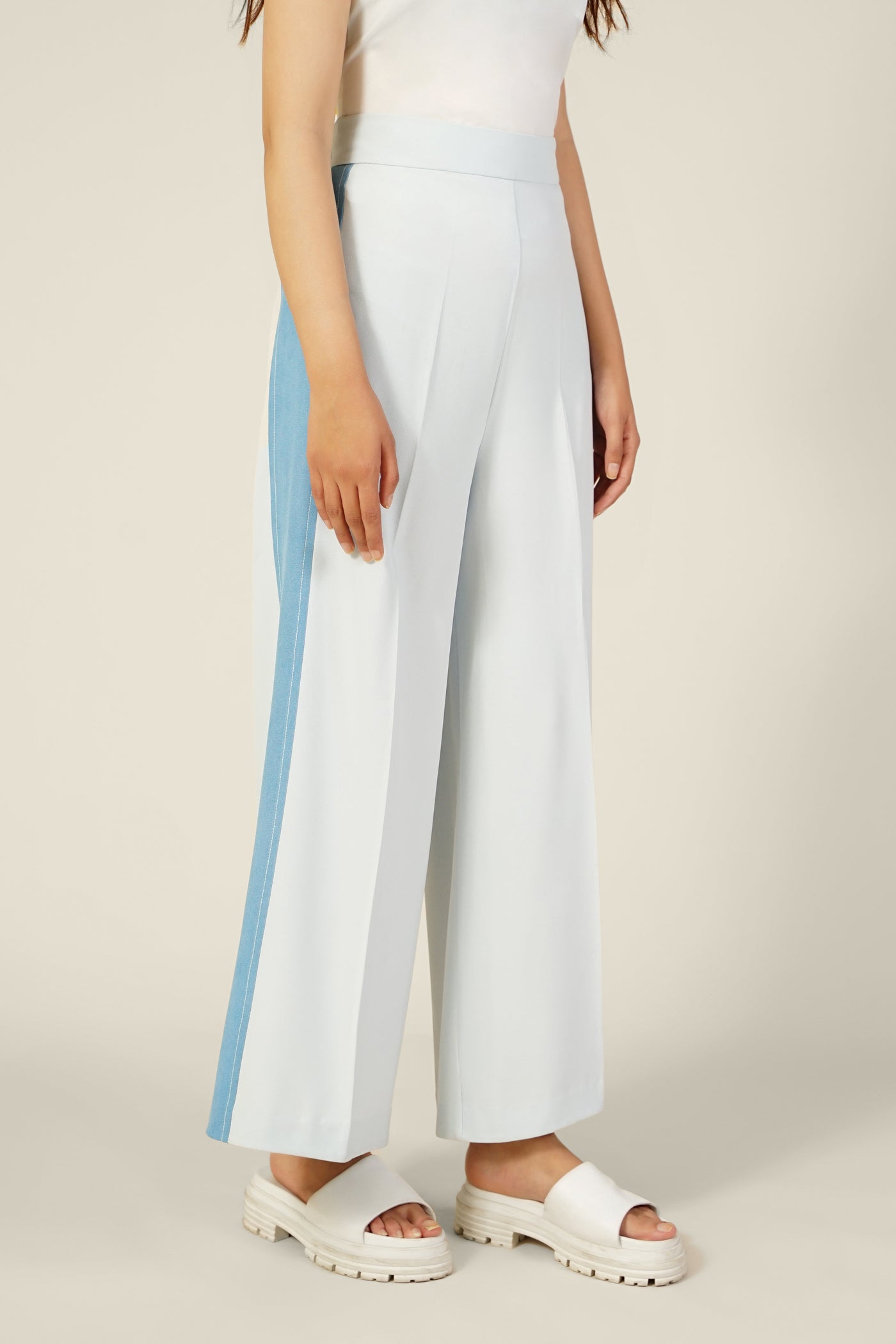 https://cdn.shopify.com/s/files/1/0611/8585/1568/files/W.SS23.436.P-2.jpg?v=1736335705