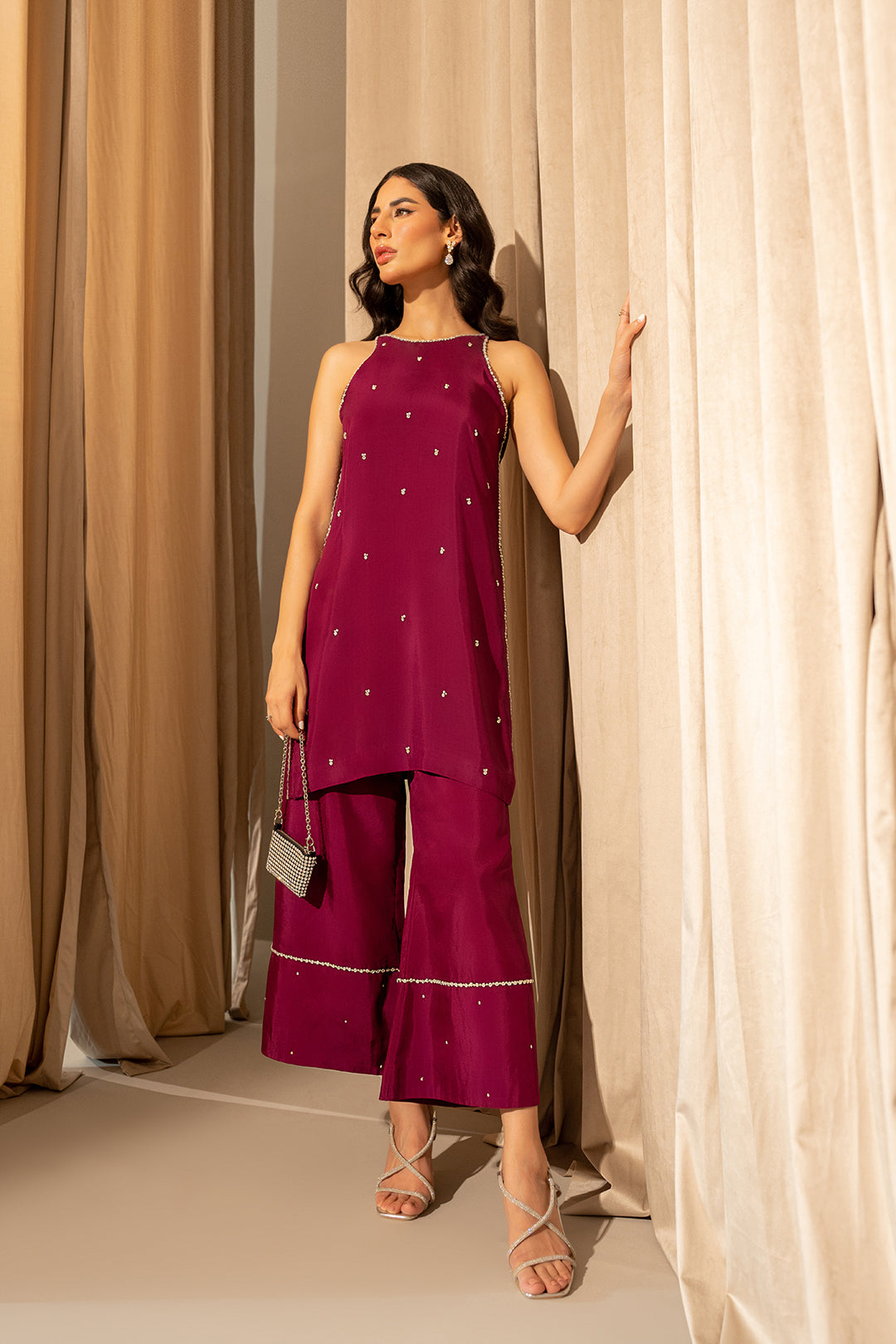 https://cdn.shopify.com/s/files/1/0611/8585/1568/files/W.SS23.447.T-1.jpg?v=1736336021