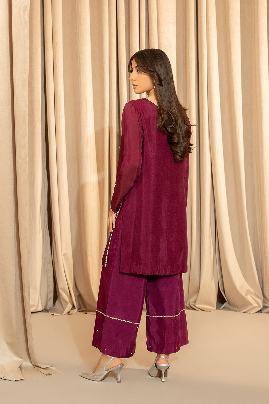 https://cdn.shopify.com/s/files/1/0611/8585/1568/files/W.SS23.461.T-4.jpg?v=1736336020