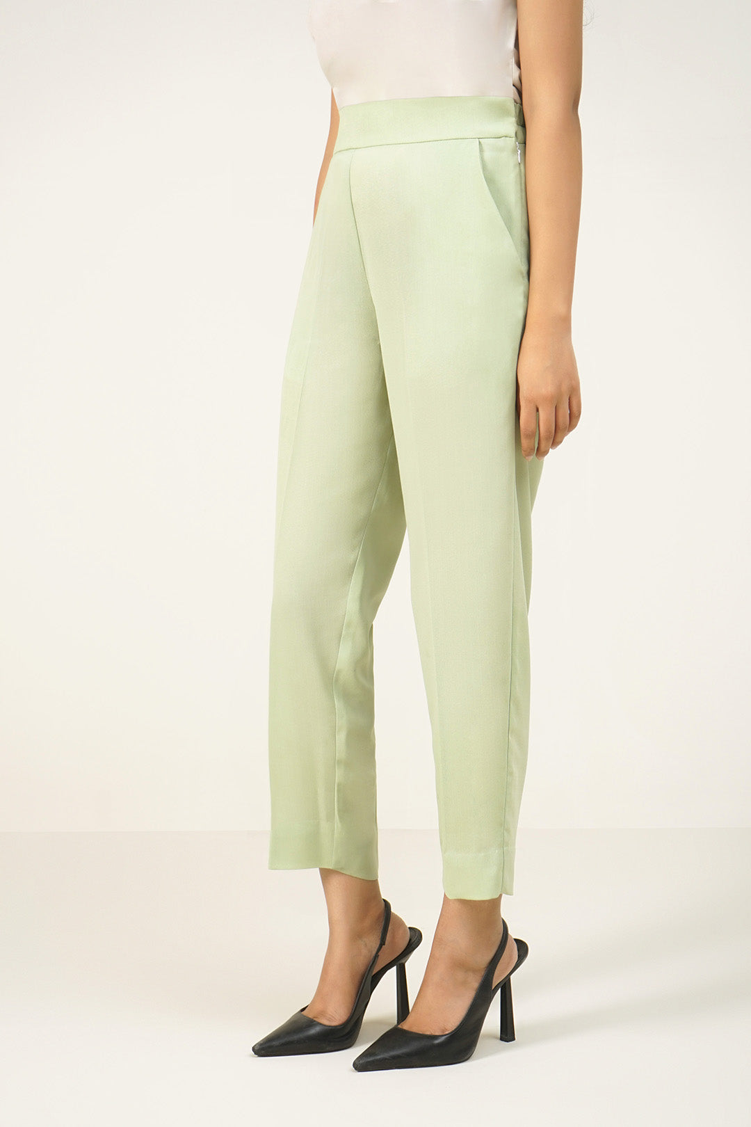 https://cdn.shopify.com/s/files/1/0611/8585/1568/files/W.SS23.464.P-2.jpg?v=1736335997